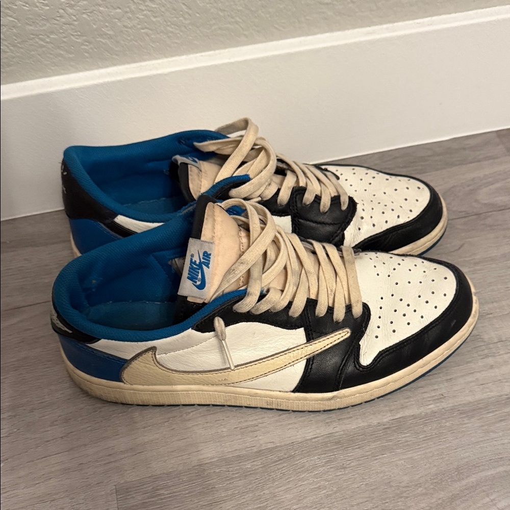 Nike Men's Black, Cream, and Blue Sneakers